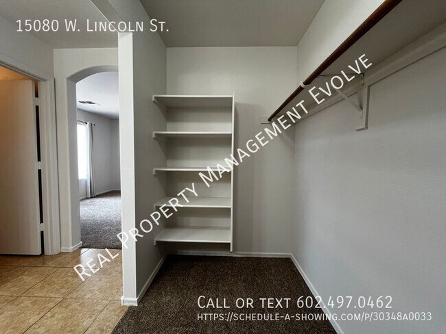 Building Photo - Goodyear Home With Lots of Amenities!!