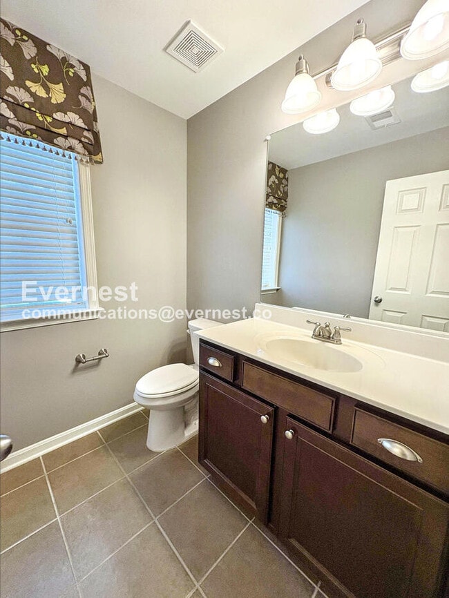 Building Photo - 8134 Villaggio Dr