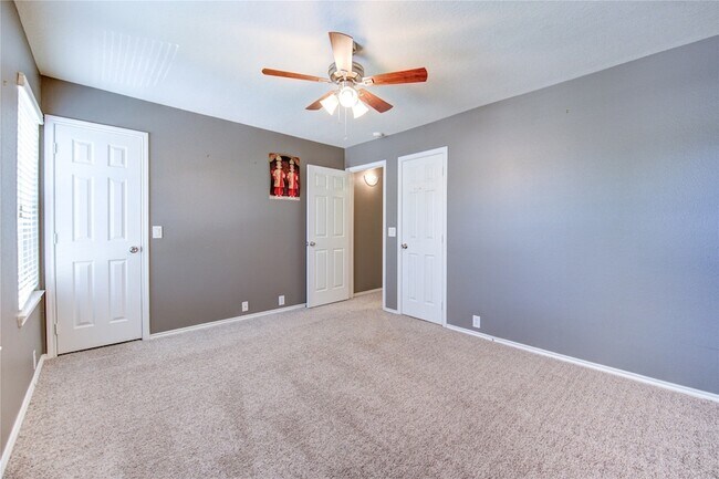 Building Photo - 5711 Kenwood