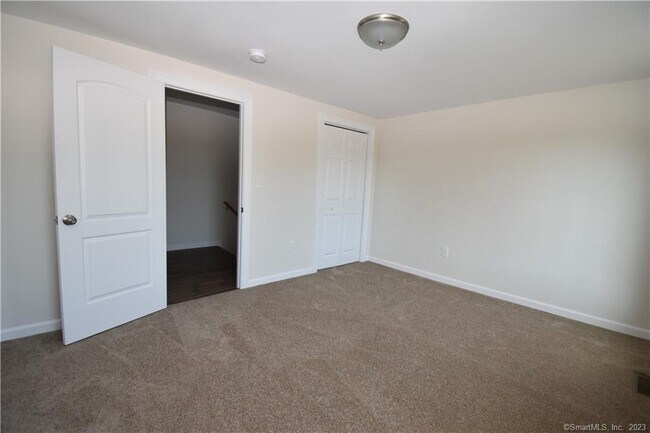 Building Photo - 329 Main St