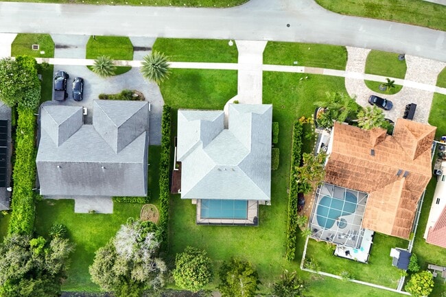 Building Photo - 13471 Barberry Dr
