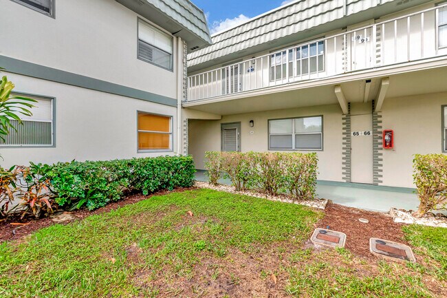 Building Photo - 65 Monaco Ct