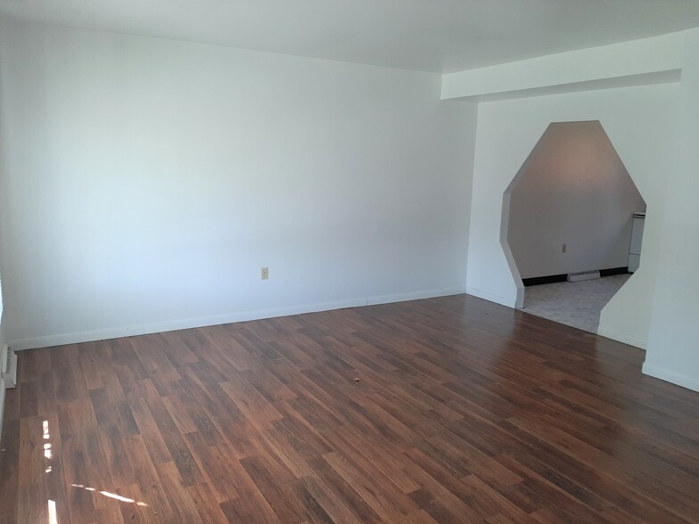 Building Photo - 618 N Terrace Dr