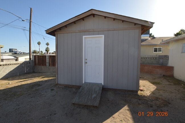 Building Photo - 716 Easy St