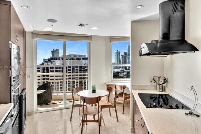 Building Photo - 848 Brickell Key Dr