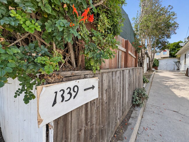 Building Photo - 1339 E Santa Clara St