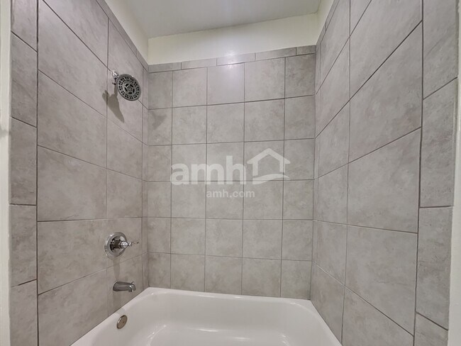 Building Photo - 244 Deerfield Forest Dr