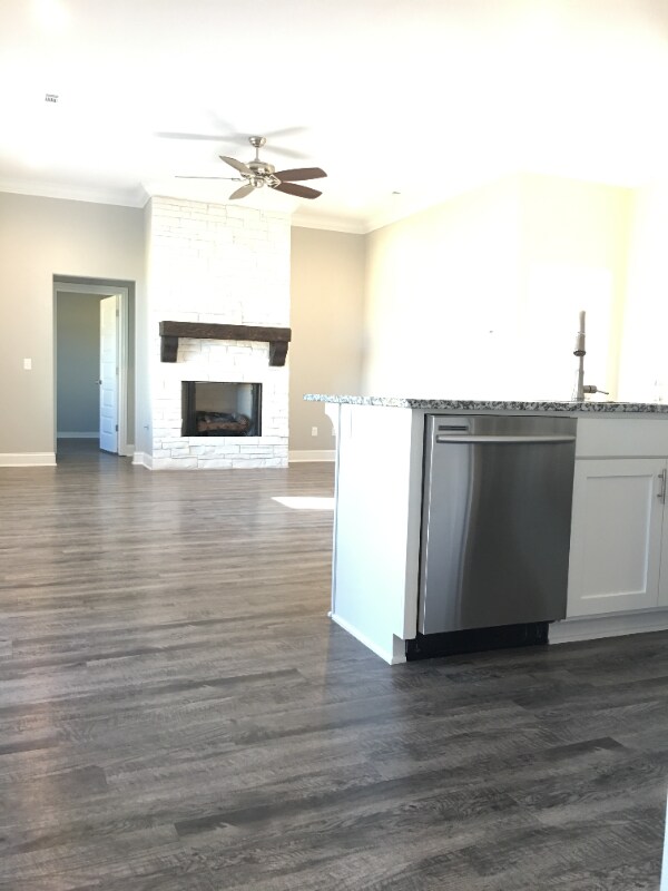 Building Photo - 550 N Greylag Way