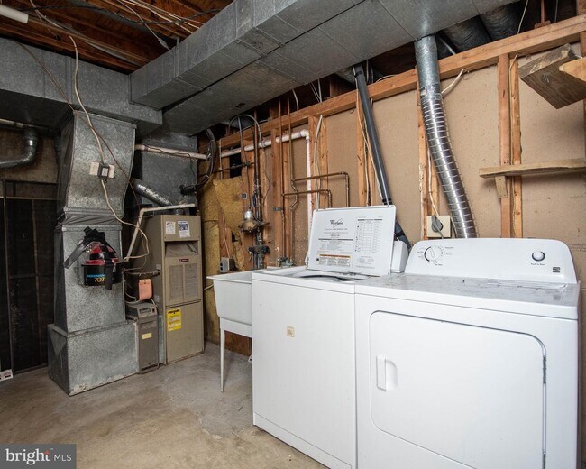 Building Photo - 10923 Whiterim Dr