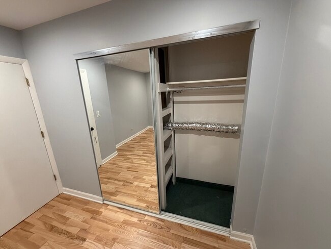 Building Photo - 9426 Kelvin Ln