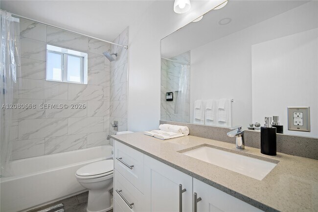 Building Photo - 836 NW 33rd Ave