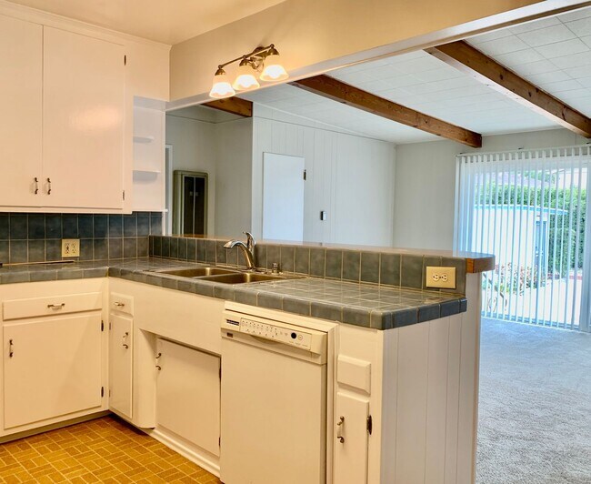 Building Photo - La Mesa - 3 Bedroom/2 bath House PLUS Detached Bonus Room, Garage and W/D