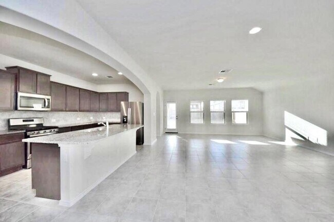 Building Photo - 1212 Matt Ln