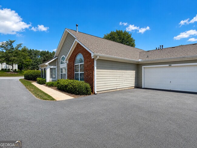 Building Photo - 3057 Orchard Ridge Cir