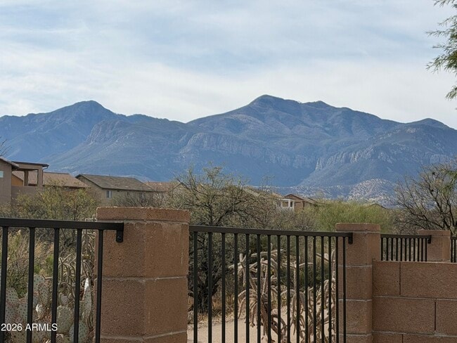 Building Photo - 4662 Redwood St