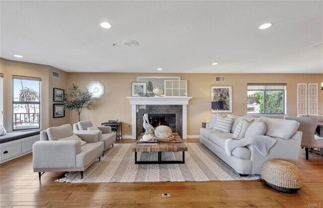 Building Photo - 115 Boca De La Playa