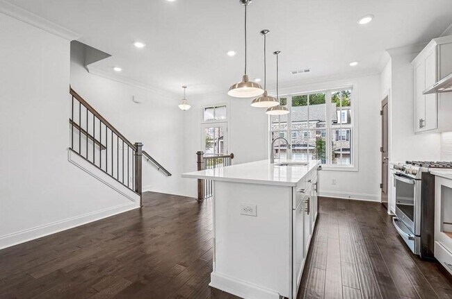 Building Photo - 4590 Sims Pk Overlook