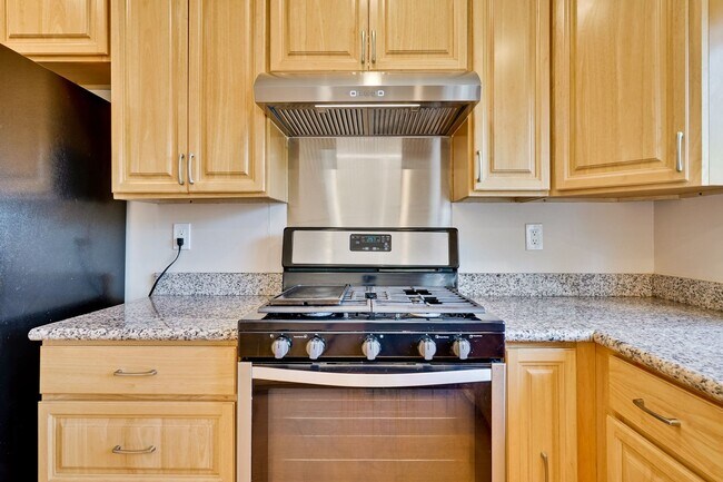 Building Photo - Charming 1,780 Sq Ft 4 bedroom 2 bath home in South San Jose