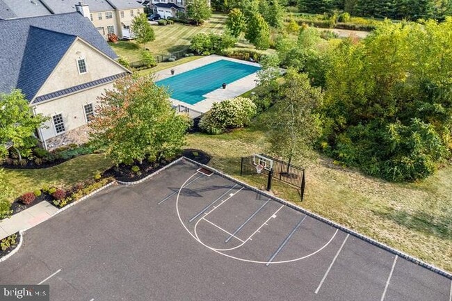 Building Photo - 3216 Brookside Dr