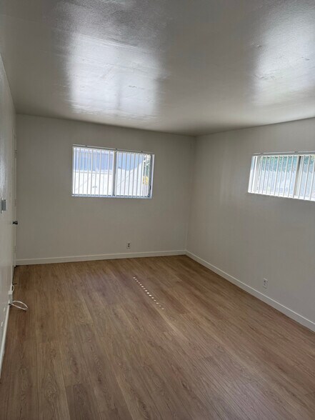 Building Photo - 1036 W 253rd St