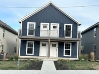 Building Photo - 128-132 SW 8th St