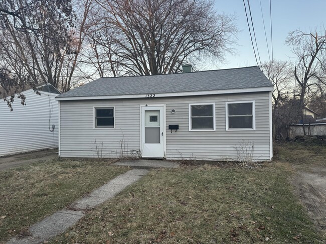 Primary Photo - 1322 Roselawn Ave