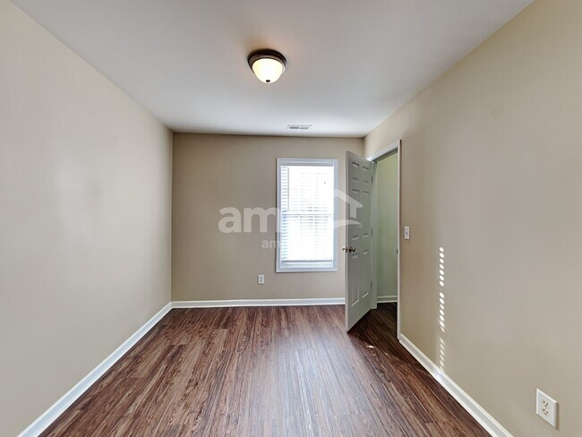 Building Photo - 835 Brookhannah Ct