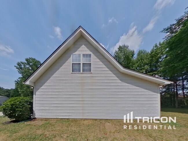 Building Photo - 9701 Pecota Ln