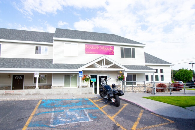 Building Photo - Brookside Village