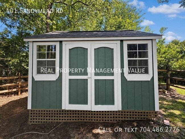 Building Photo - 401 Sandymead Rd