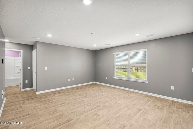 Building Photo - 123 Tiller Dr
