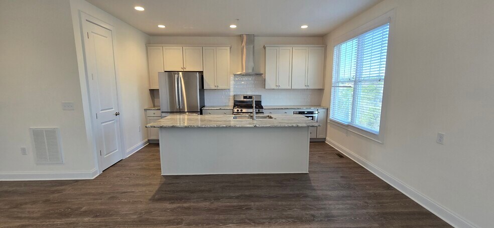 Building Photo - 1722 Old Brick Rd