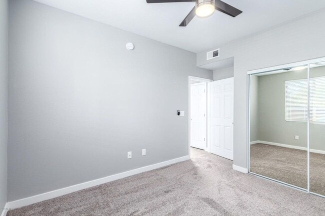 Building Photo - 3 bed remodeled  Old Town condo w/garage