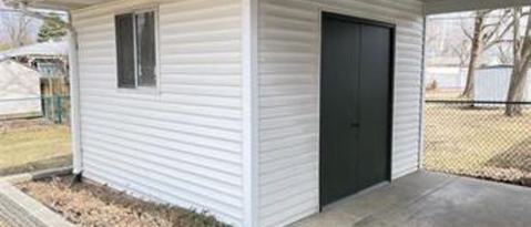 Building Photo - 3907 Memorial Dr