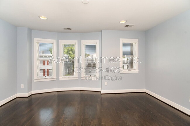 Building Photo - 210 S Patrick St