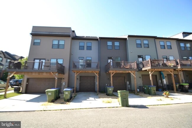 Building Photo - 1318 Trestle Dr