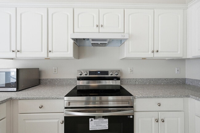 Building Photo - 4227 Shadow Ln