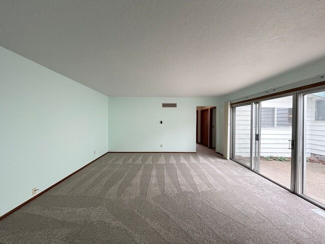 Building Photo - sw114th