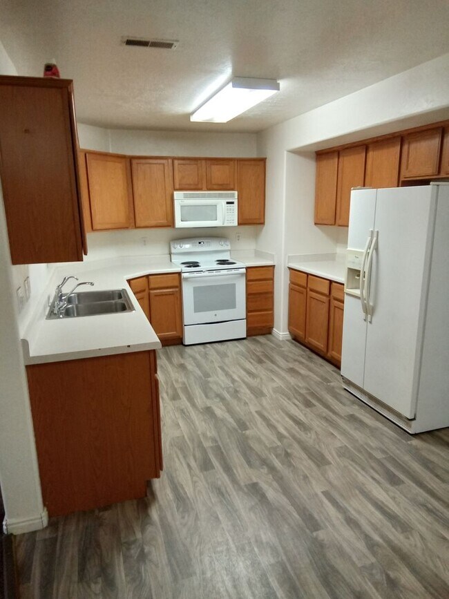 Building Photo - Willow Springs Condo