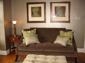 Building Photo - 515 21st Ave E