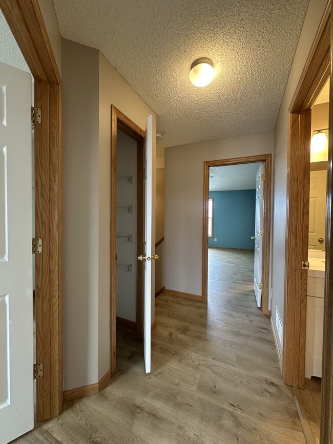 Building Photo - 405 Village Pkwy