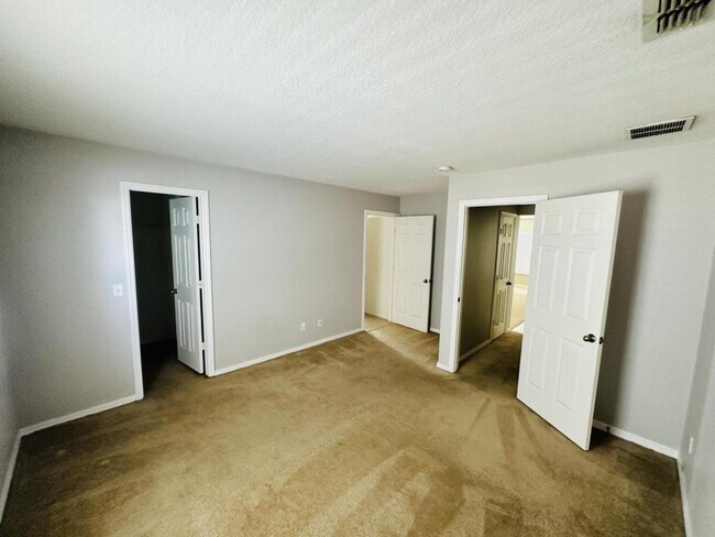 Building Photo - 13828 Chihuly Ct