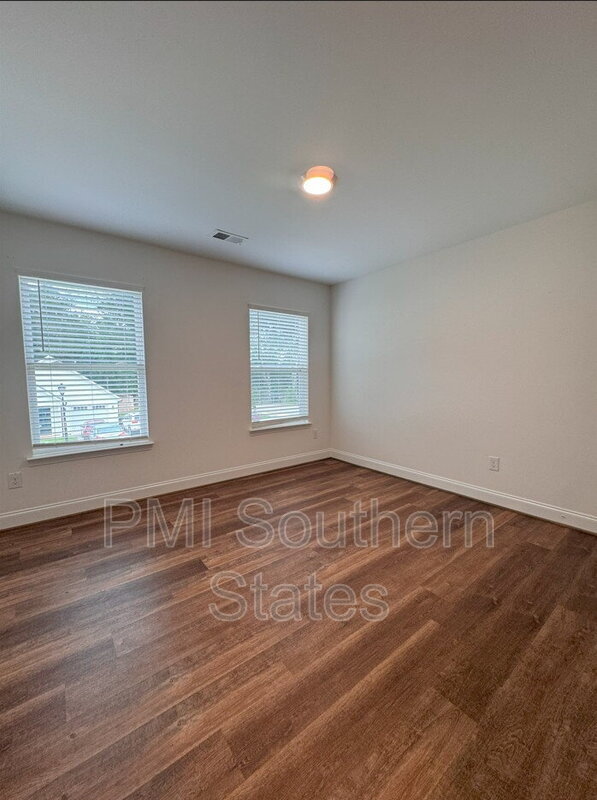 Building Photo - 1 Solis Ct
