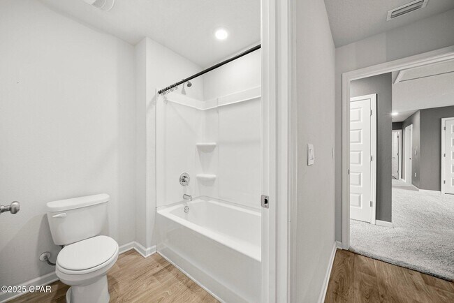 Building Photo - 123 Tiller Dr