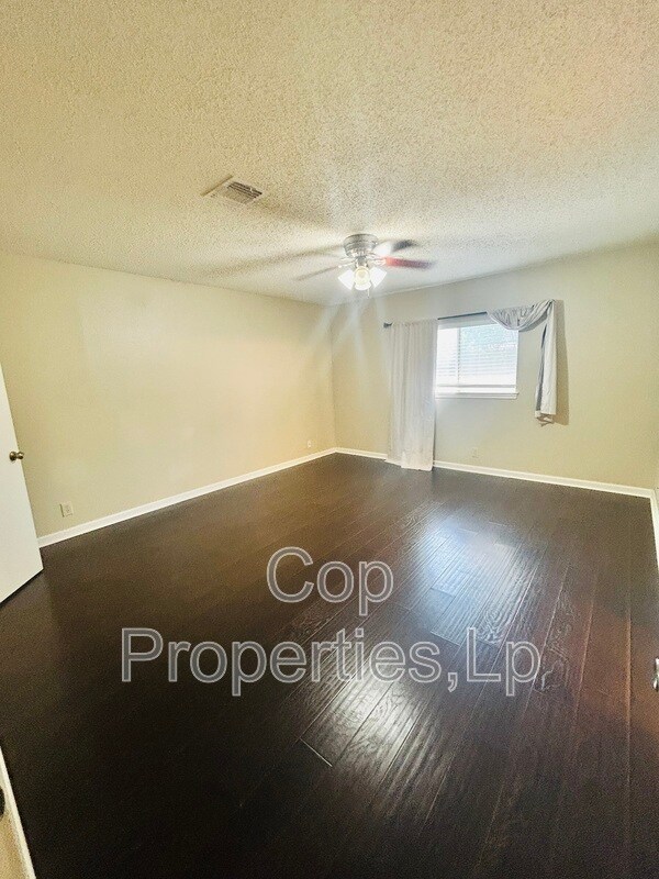 Building Photo - 7138 Valewood View