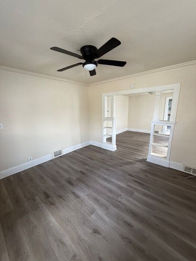 Building Photo - 12706 Parkhill Ave