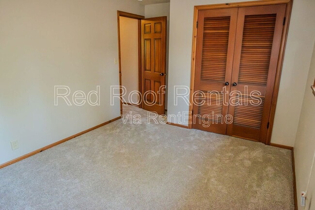 Building Photo - 815 Maywood Ln