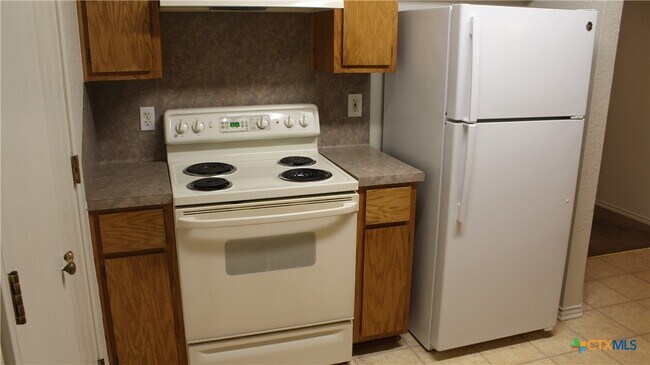 Building Photo - 2706 Alma Dr