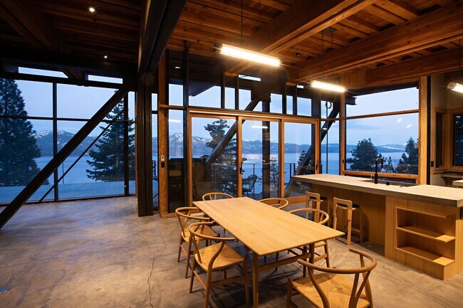 Building Photo - Architectural gem