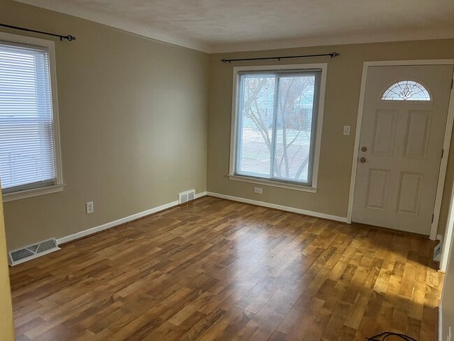 Building Photo - 715 Donald Ave